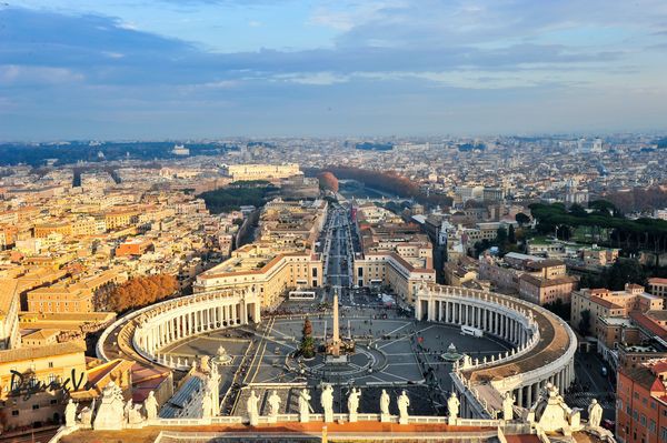 Ngắm hình bóng thời gian giữa không gian lãng mạn Roma