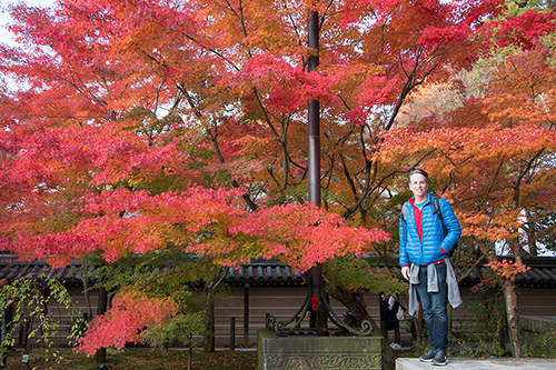 Khám phá cảnh sắc tuyệt đẹp của lá đỏ Nhật Bản trong chuyến đi đầy trải nghiệm. Hình ảnh sẽ đưa bạn đến những con đường đầy màu sắc, cùng với những khung cảnh thiên nhiên đẹp tuyệt vời mà bạn không thể bỏ qua!