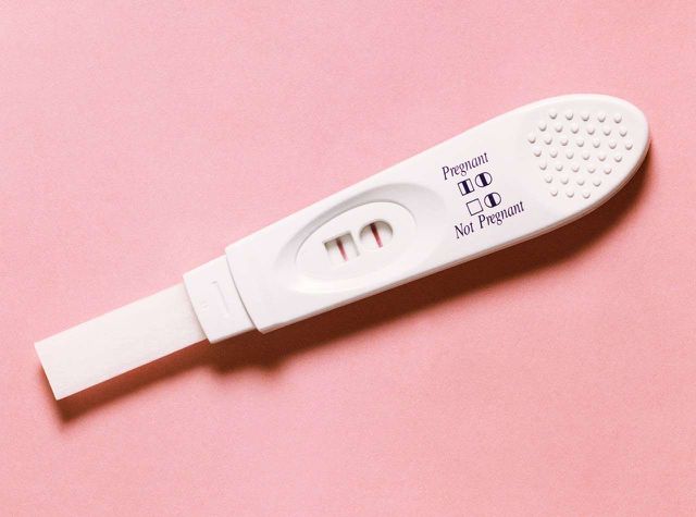 Quá trình sinh con trai hay con gái có liên quan đến kết quả que thử thai không?