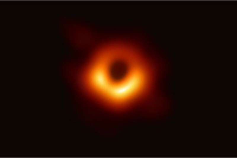 Hố đen: Khám phá những bí ẩn của vũ trụ và tìm hiểu tới con đường của sự vô hình bên trong hố đen tối thui. Hình ảnh về hố đen sẽ khiến bạn choáng ngợp bởi sức mạnh phi thường của chúng.