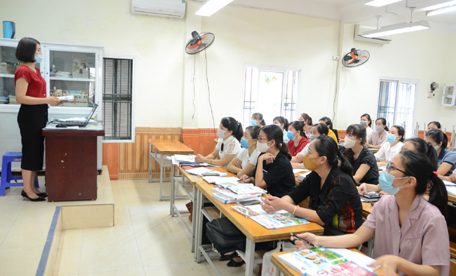 Đảm bảo điều kiện dạy và học theo chương trình sách giáo khoa lớp 1