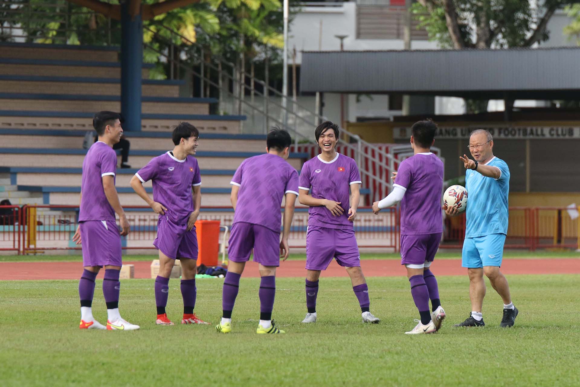 HLV Park Hang-seo tạo tâm lý tích cực cho toàn đội trước trận gặp Malaysia