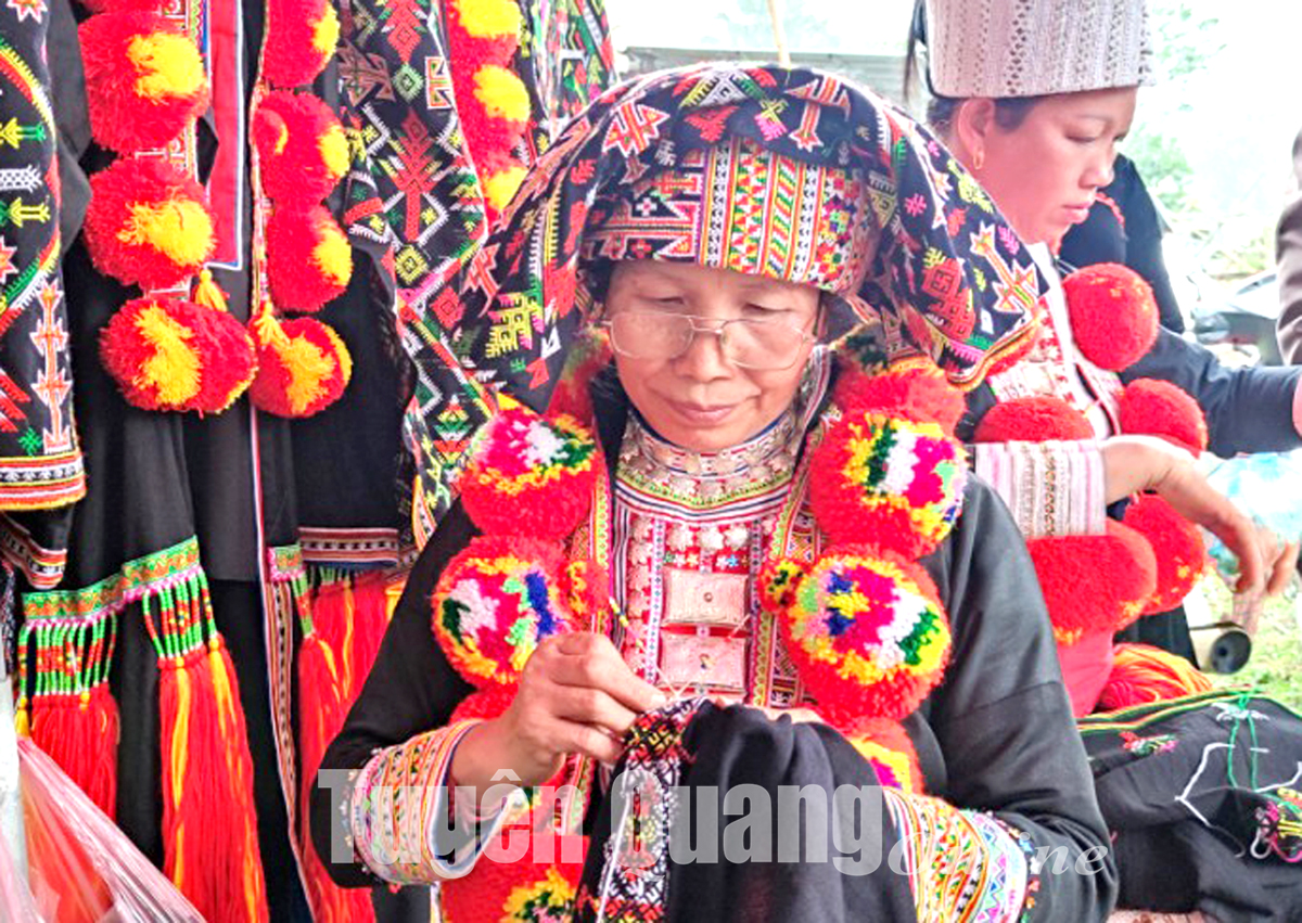 Trang phục dân tộc Dao đỏ Trang phục dân tộc Dao đỏ