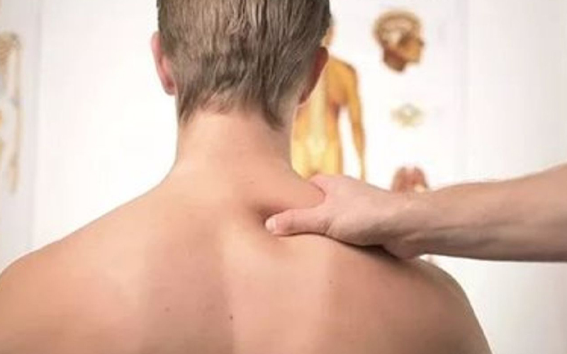 Massage cổ vai gáy ra sao có nên kết hợp với máy matxa ...