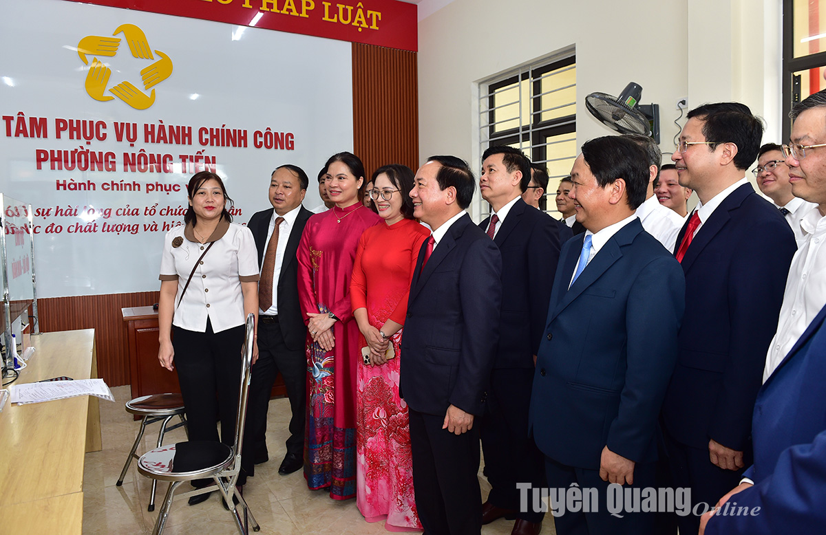 Đoàn công tác Trung ương và lãnh đạo tỉnh kiểm tra vận hành đơn vị hành chính cấp xã mới tại phường Nông Tiến